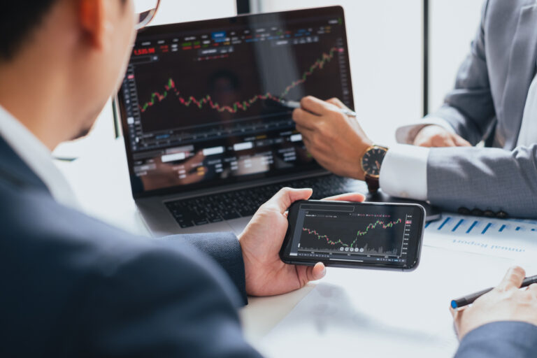 Divergence Trading in Forex: A Comprehensive Guide to Spotting Market Reversals